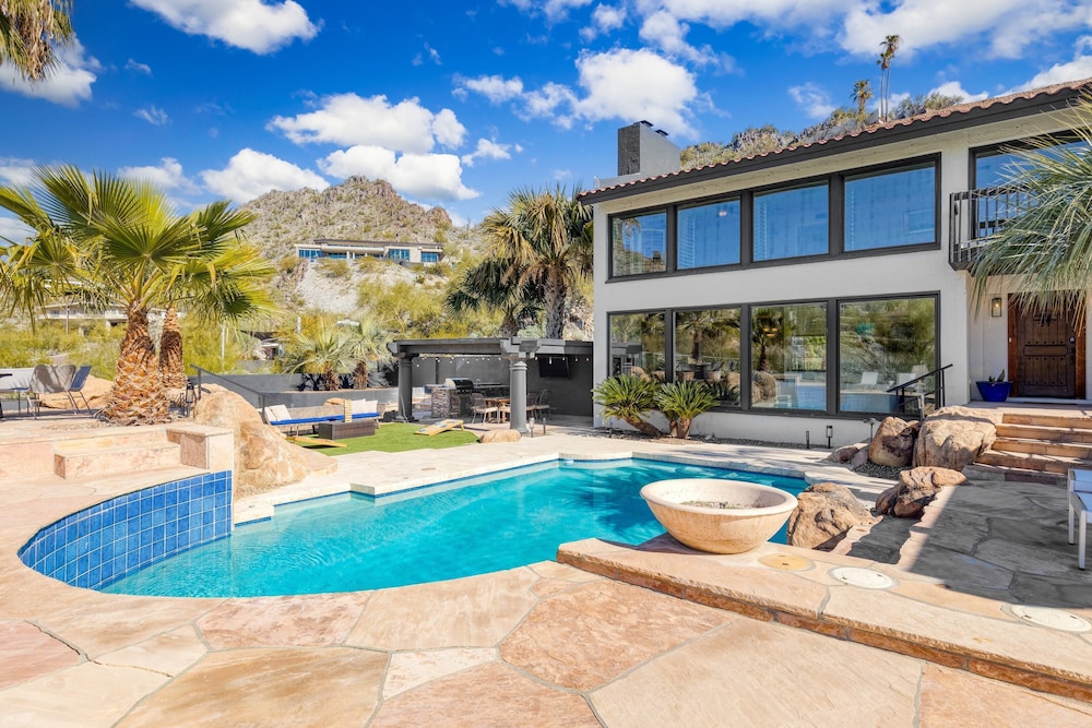 Desert Lagoon By Avantstay Luxury Phoenix Home W/ Entertainers Backyard - Phoenix, AZ