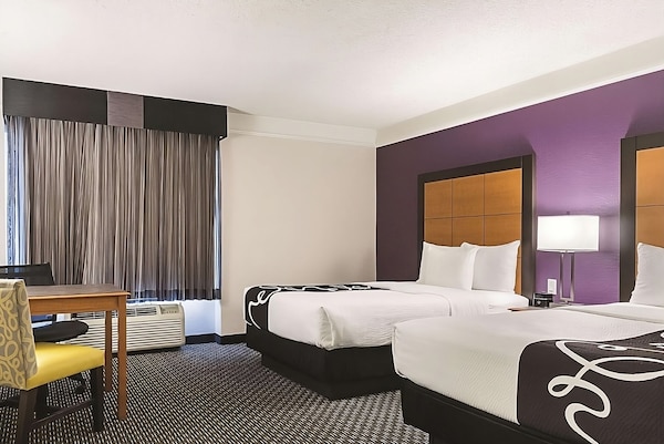 2 X 2 Double Beds Ada Rm At La Quinta Inn & Suites By Wyndham Ontario Airport - Rancho Cucamonga, CA
