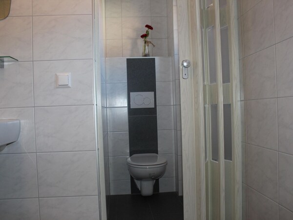 Double Room With Shower And Separate Toilet - Gasthof Zum Mohr'n, Florian Tanner - Alps