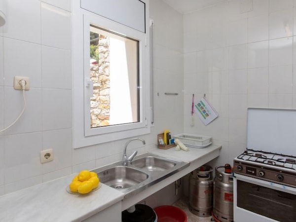 Apartment S'olivera In Sa Riera - 4 Persons, 2 Bedrooms - Begur