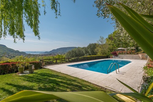 Beautiful Villa With Private Garden And Pool - Bardolino