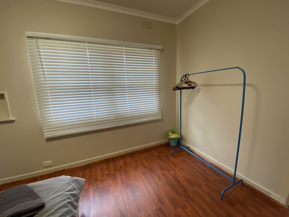 Mitcham Train Station  2 Bedrooms Unit - Forest Hill