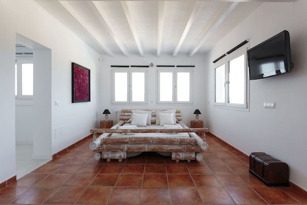 Beautiful Ibiza Villa | 6 Bedrooms | Villa Inessa | Amazing Panoramic Views Of The Sea | Santa Eulalia - Santa Eulària des Riu
