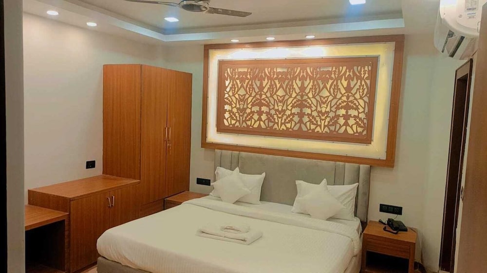 Hotel Shaurya Inn - Lucknow