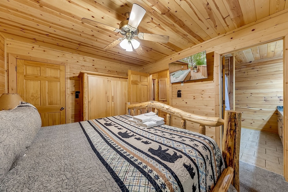 Ridge Top - Cozy Cabin Right On The 13th Hole With Hot Tub And Amazing Views Of - Sautee Nacoochee, GA
