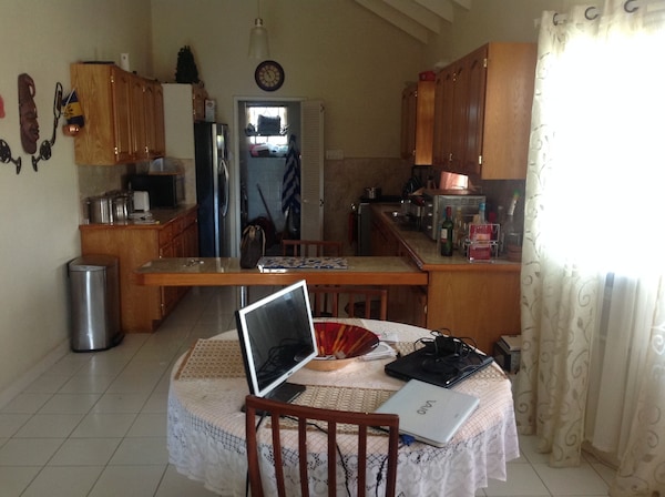 Shep's Room Rentals Free Wifi. - Bridgetown, Barbados