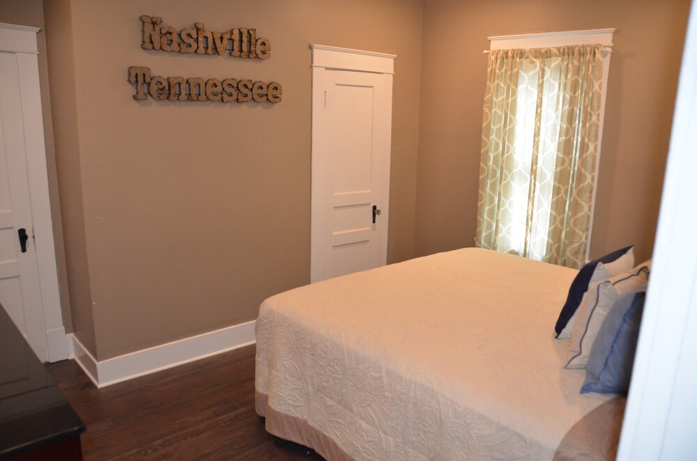Large 4br Home With Spa, Only 10 Minutes From Downtown! - ANU, Nashville