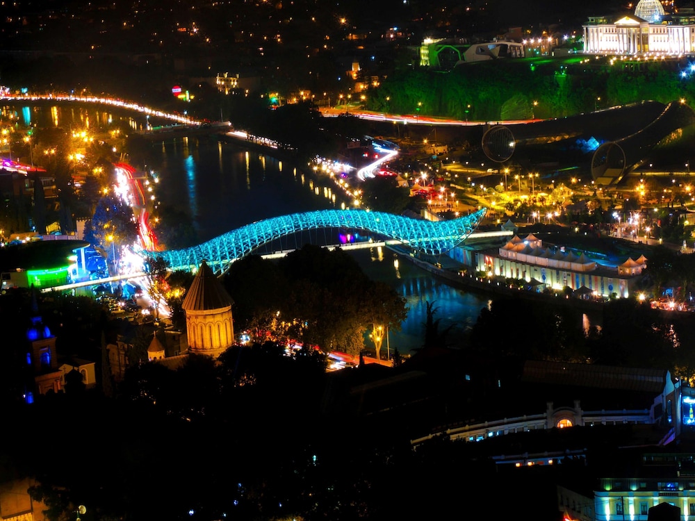 ÄSkettäin Uusittu, Puhdas Ja Hiljainen Asunto Tbilisin Keskustassa - Tbilisi