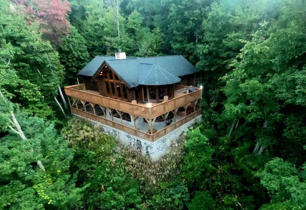 Log Home With Mountain View Very Private!  Spa Sauna & Hot Tub "The Love Nest" - Maggie Valley, NC
