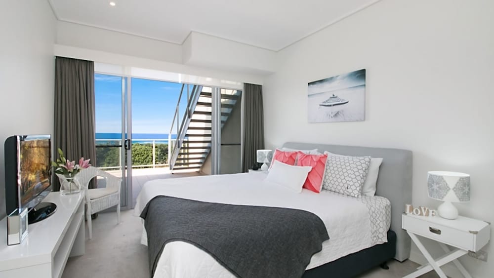 1328 Luxury Beachfront Penthouse With Heated Rooftop Jacuzzi - Tweed Heads