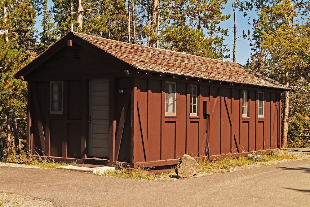 Old Faithful Lodge & Cabins - Inside The Park - Lewis Lake, WY