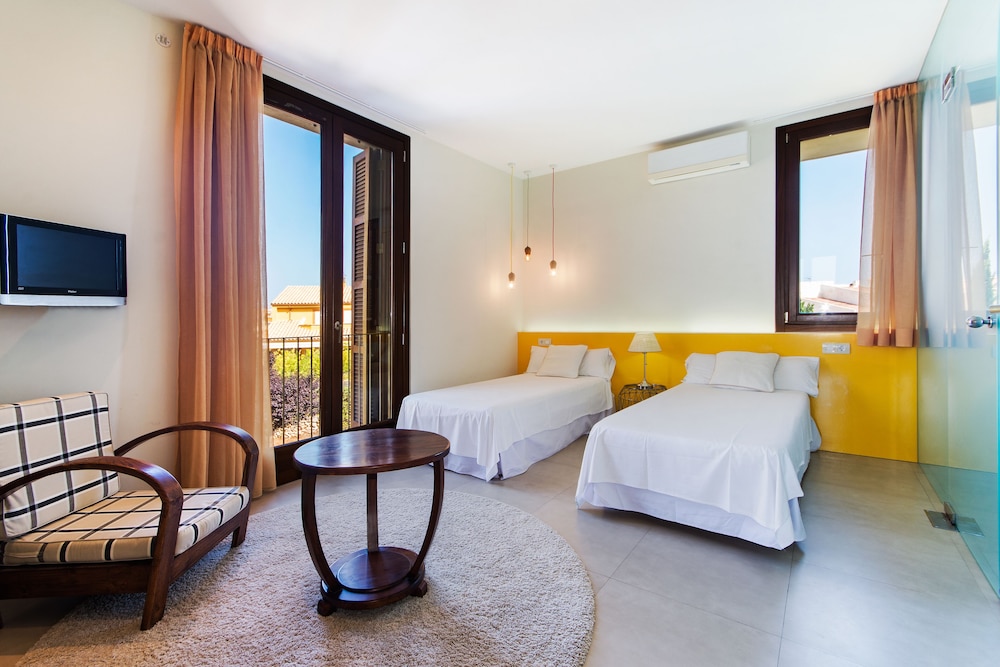 Villa Barcares Gran for 10, pool, gym and close to beach - Majorca
