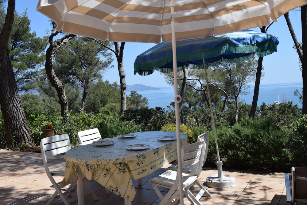 Houses / Villas - 3 Rooms - 4/6 Persons House With Garden - French Riviera