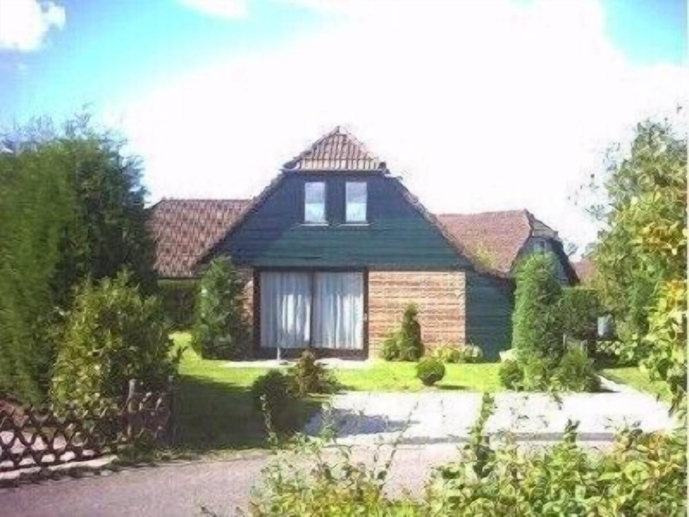 Fully Furnished Detached Holiday Home Within Walking Distance Of Lake Veere - Goes