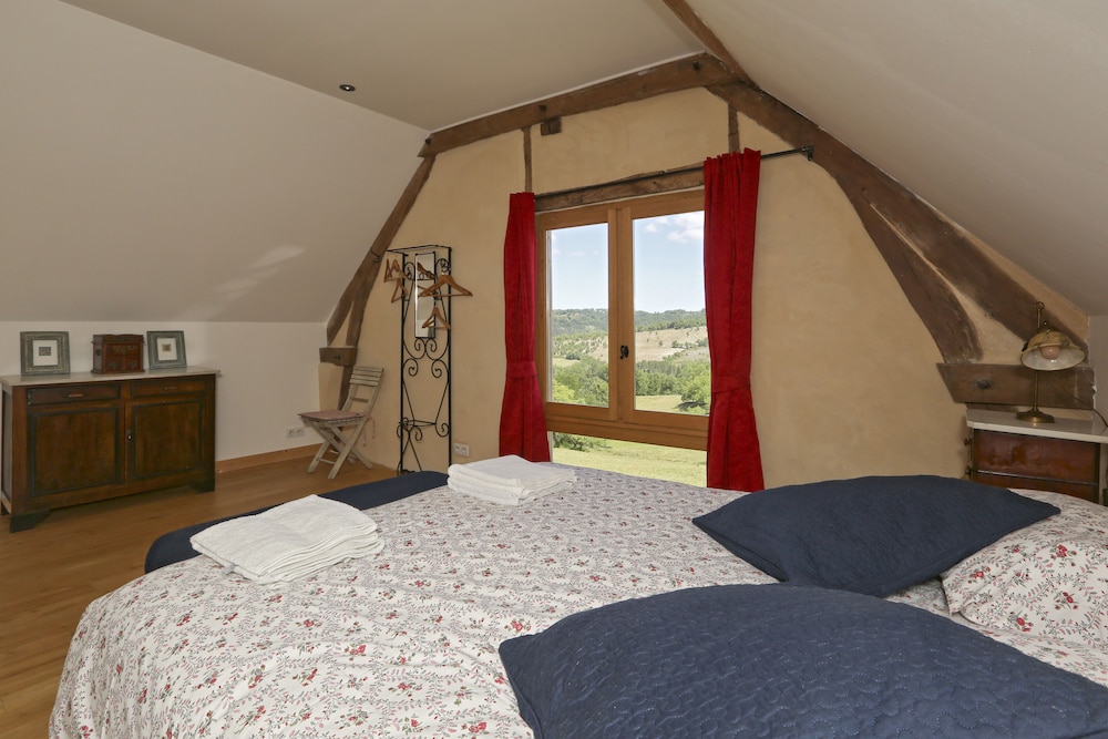Recently Renovated Holiday Home With Panoramic View Near River And 2 Golfcourses - Dordogne