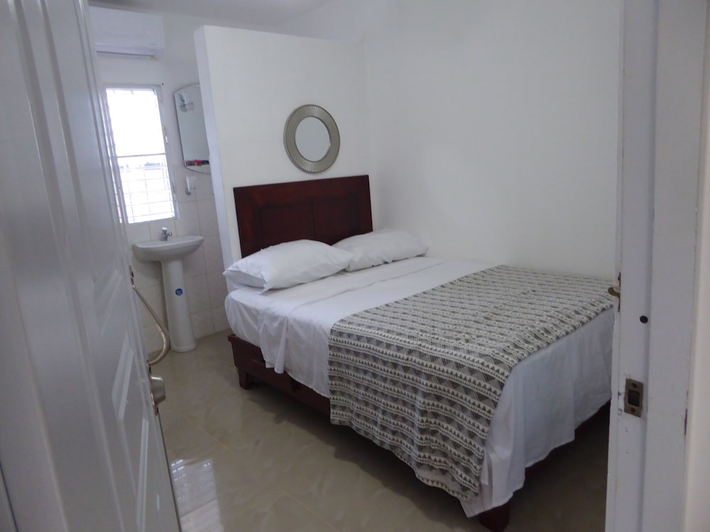 Rooms With-private Entrance- Shared Kitchen And Hs Internet - Puerto Plata