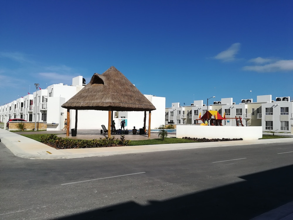 Casa Familiar En Renta Vacacional De 3 Recamaras - Playa del Carmen