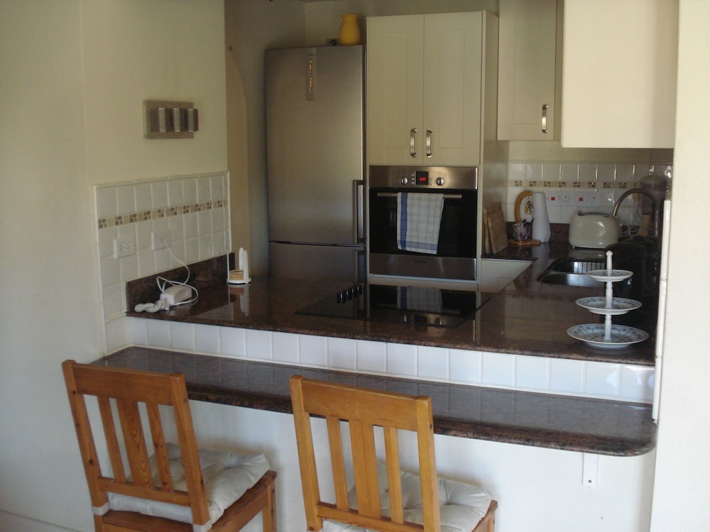 Upscale Furnished Holiday Apartment In Quiet Road With Pool Close To Golf Club - Bridgetown