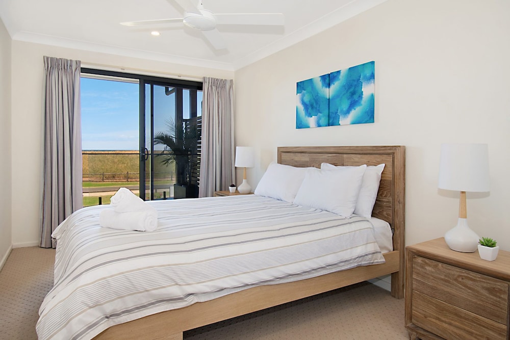 Beach Front Townhouse Which Has Everything You Need For A Great Holiday. - Lennox Head