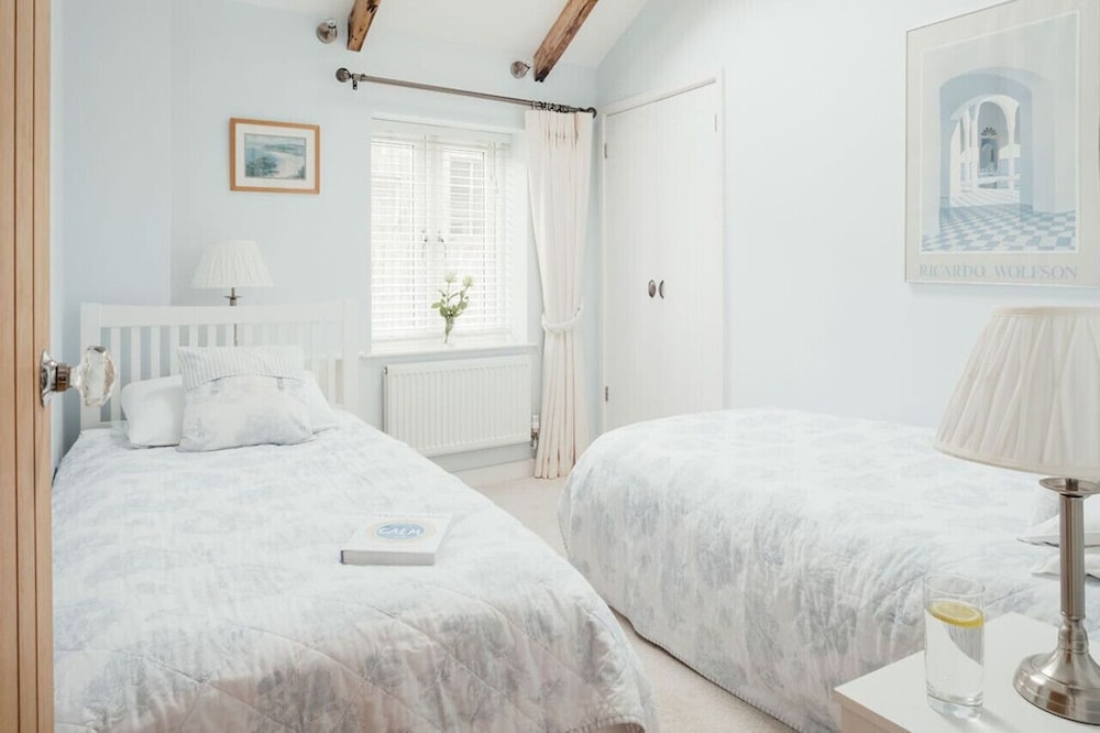 Ponckle's Place | Downalong Apartment With Sea Views, Woodburner And Character - St Ives