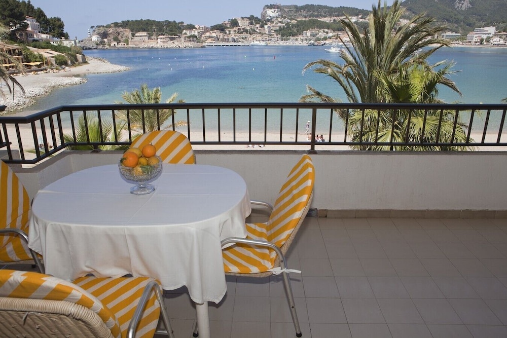 Sea Front Apartment With Spectacular Views Over The Bay And Promenade - Port de Sóller