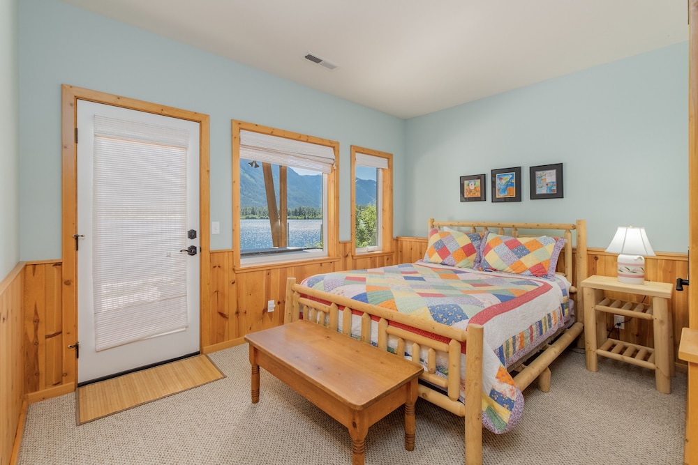 Lazy Bear Lodge Home - Lake Wenatchee, WA