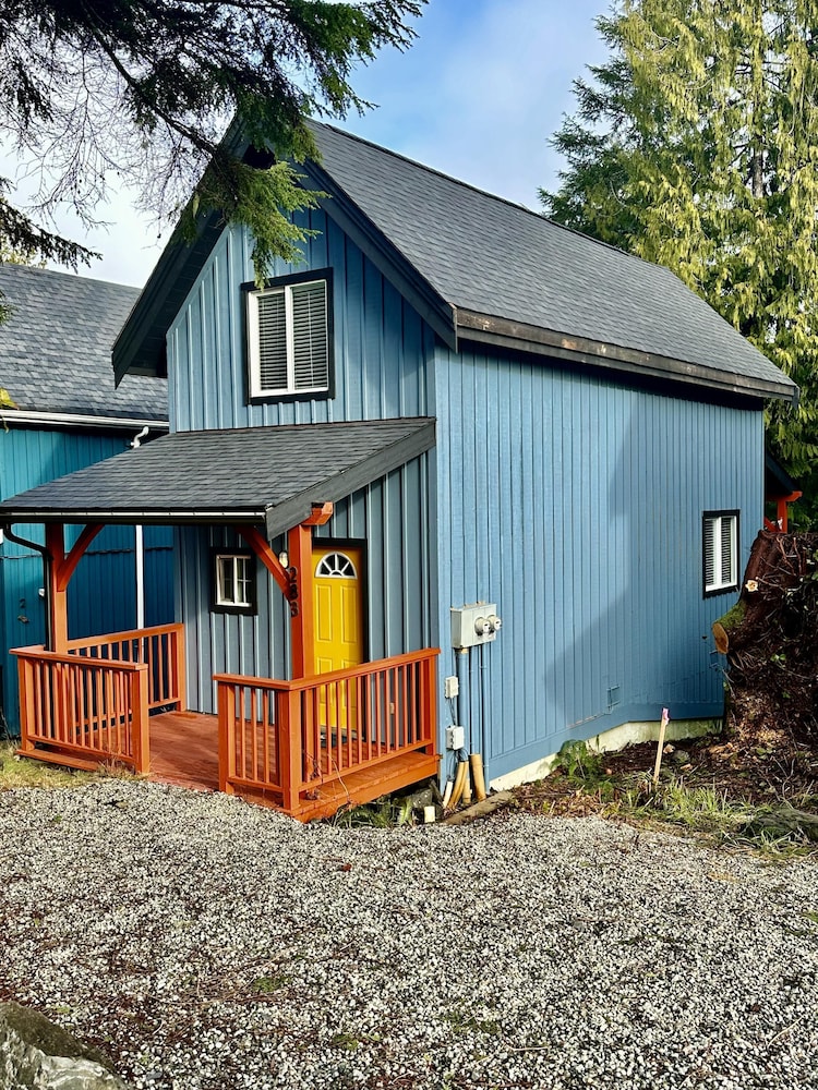 Waterfront Timber Frame Cottage! - Ucluelet