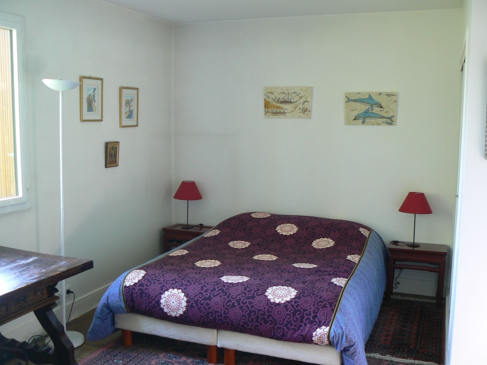 Very Quiet One Room Apartment, Between Paris And Versailles - Clamart