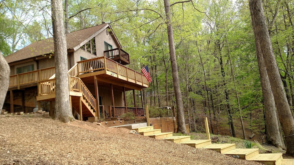 2.5 Wooded Acres On Quiet Deep Water Cove - Create Great Vacation Memories. - Smith Mountain Lake