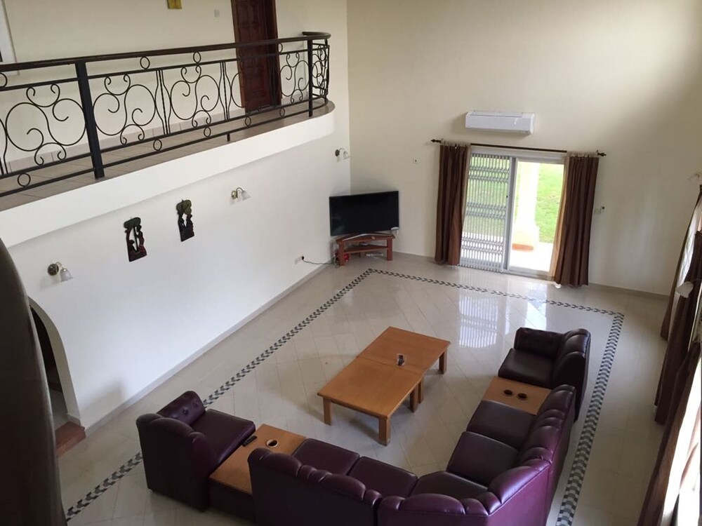 A Luxury Home Away From Home.. - Accra