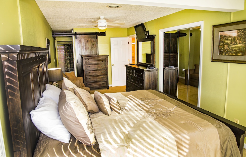 Vernieuwde Twee Slaapkamers Lake Front Condo, Veel Ruimte Voor Extra Gasten! - Crossville, TN