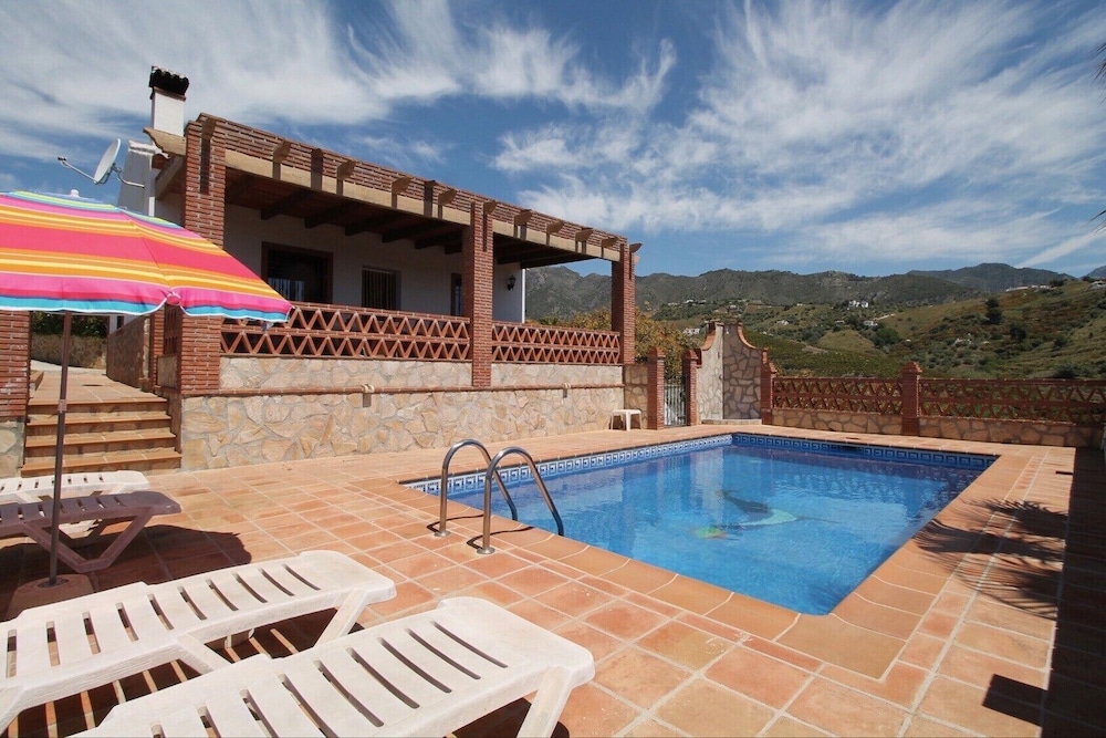 Villa Los Cerezo, Een Rustige Villa Met Prive Zwembad, Bbq, Wifi, Privé Parkeren ... - Torrox