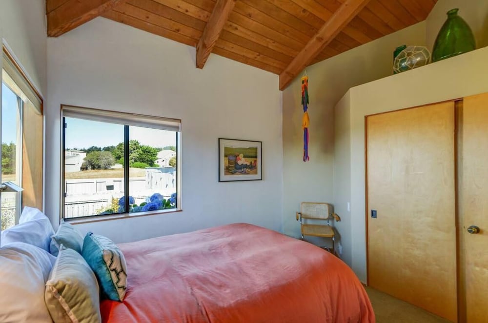 Kabella | Tranquil Oceanfront Cottage W/ Private Hot Tub - Sea Ranch, CA
