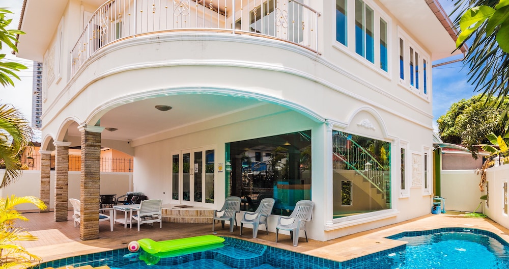 4 Bedroom Villa With Private Pool 5 Minutes Walking Street And Beaches - Pattaya