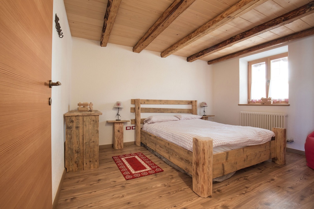 Romantic Hay Farm Chalet Rest On Hay Beds With Wifi Sauna Garden - Italy