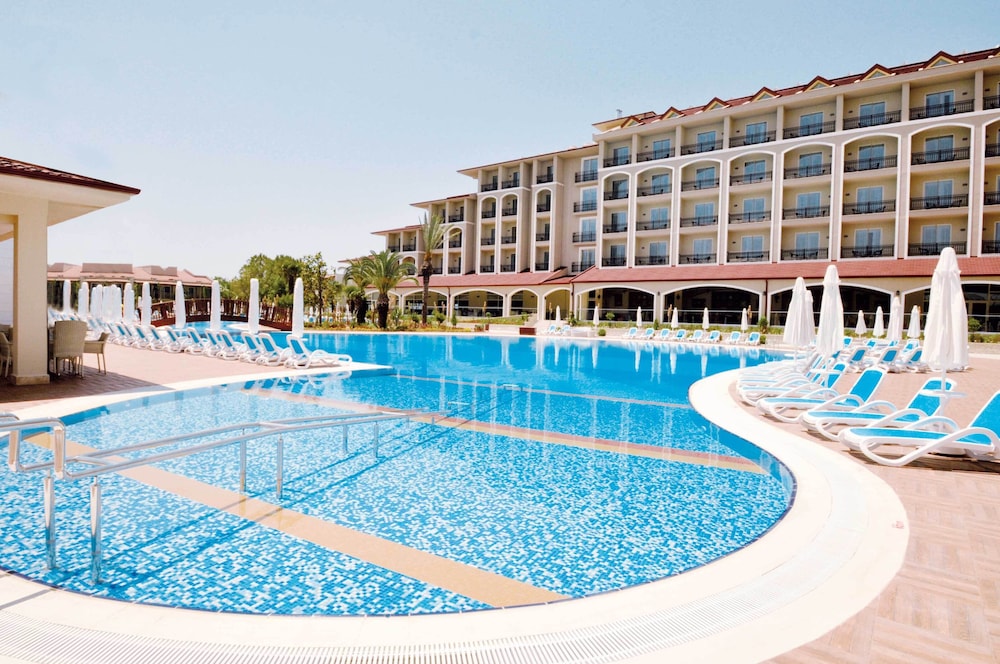 Paloma Oceana Resort - Luxury Hotel - Side