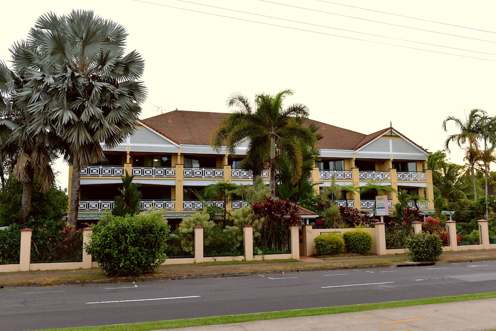 Waterfront Terraces - Cairns Airport