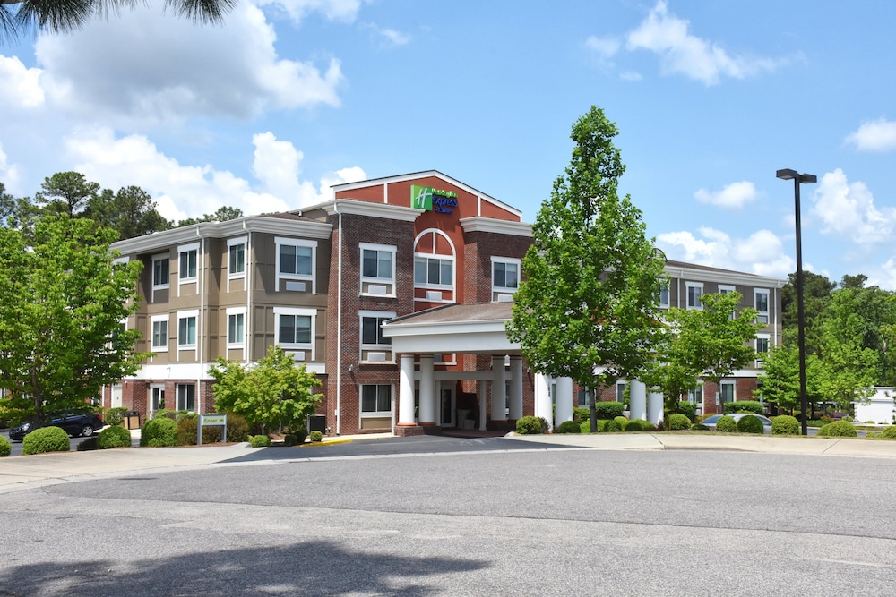 Holiday Inn Express & Suites Southern Pines-pinehurst Area, An Ihg Hotel - Southern Pines, NC