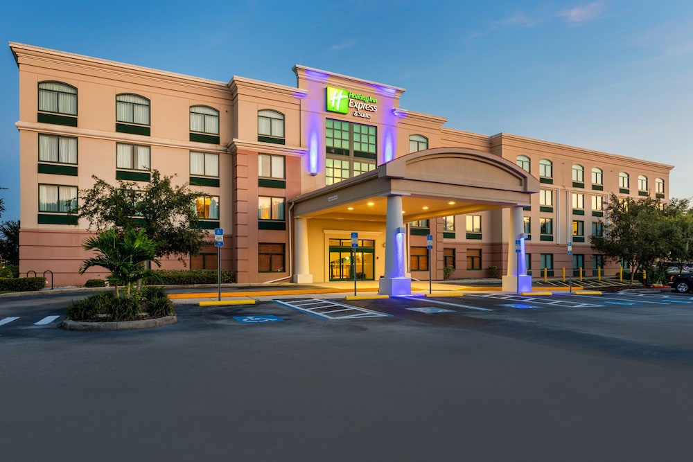 Holiday Inn Express & Suites Bradenton East-Lakewood Ranch - Lakewood Ranch, FL