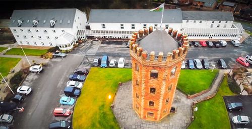 Hotel with jacuzzi in Swansea, UK