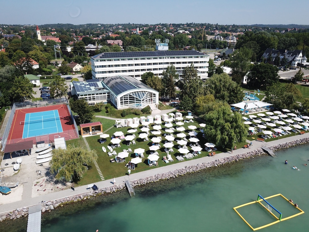 Hotel Marina Port - Balatonkenese