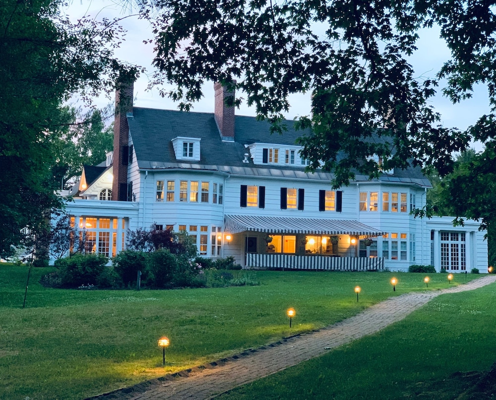 The Four Chimneys Inn - Vermont