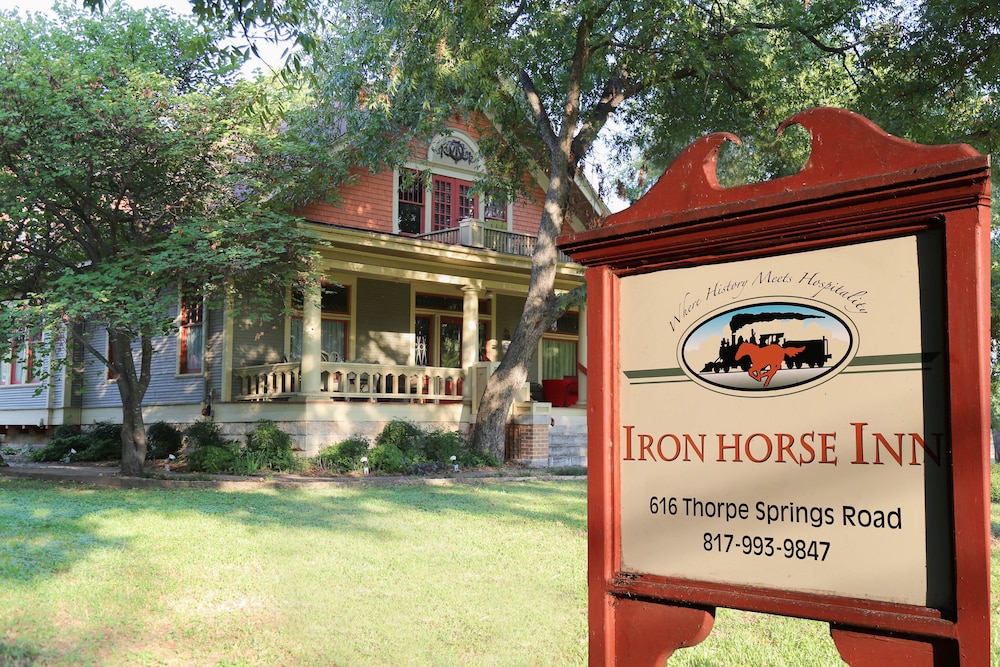 Iron Horse Inn - Granbury, TX