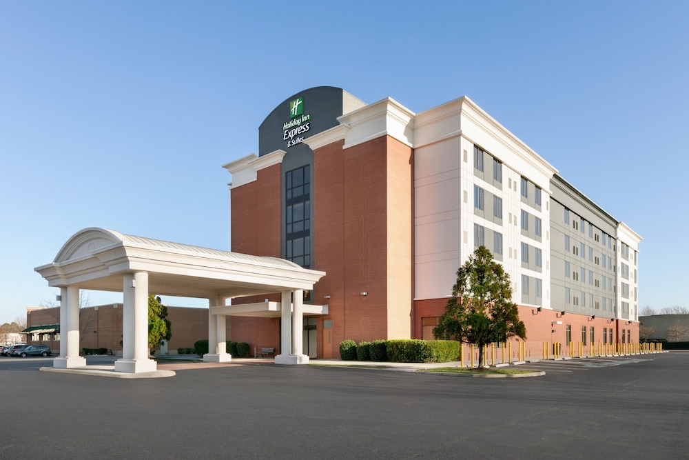 Holiday Inn Express Hotel & Suites Norfolk Airport, An Ihg Hotel - Virginia Beach, VA