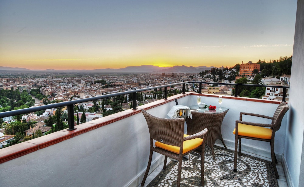 Hotel Mirador Arabeluj - Granada, Spain