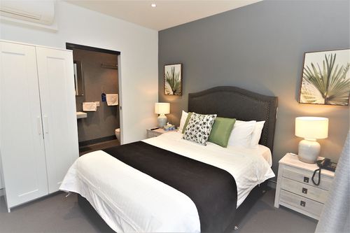 Best motels in Moore Park with cozycozy