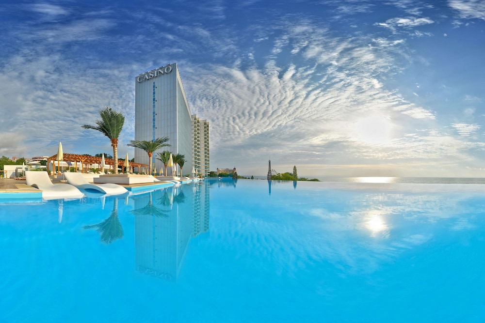 International Hotel Casino & Tower Suites FREE PARKING - Bulgaria