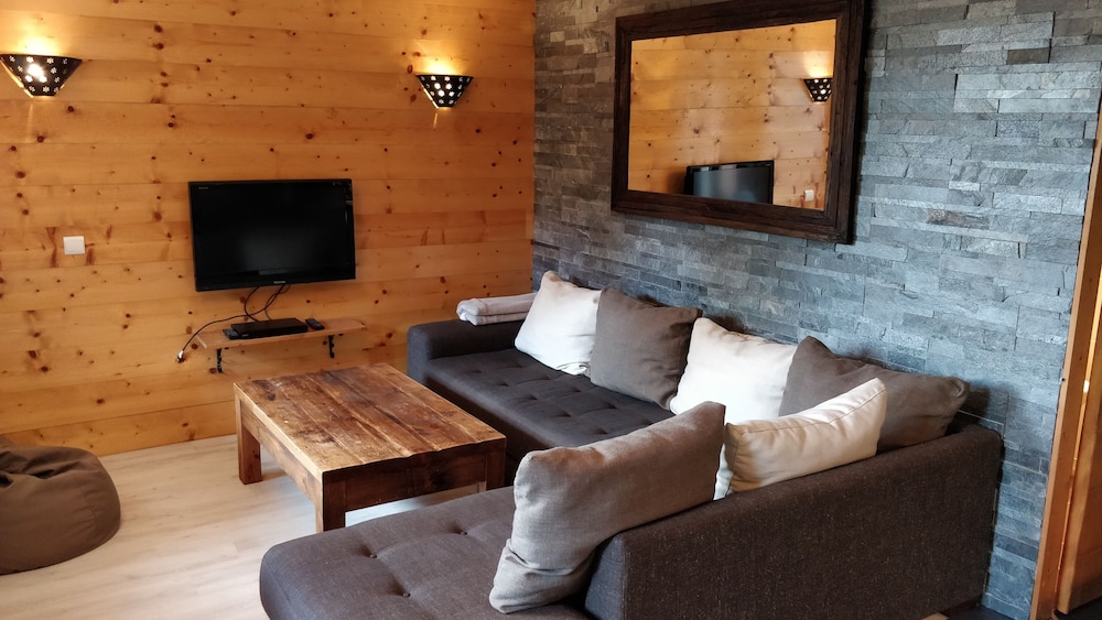 Valmorel Duplex 6-8 - Ski Out - Renovated - With Caratère - Savoie