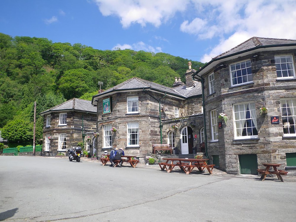 The Oakeley Arms Hotel - Gwynedd