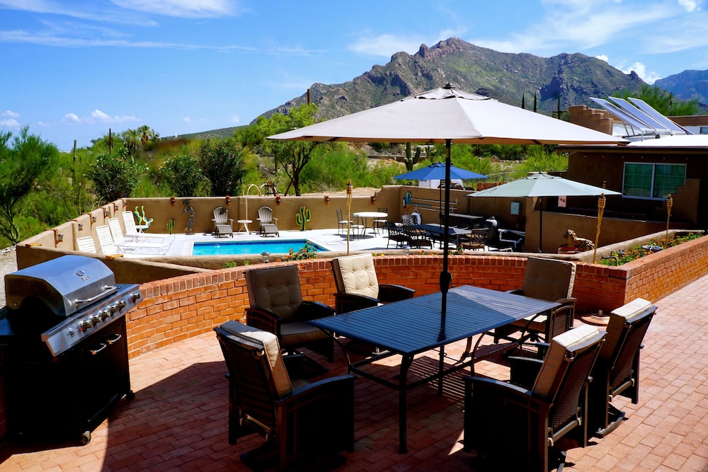 One Acre Hill Top Home With 360 Degree City & Mountain Views & Jacuzzi - Oro Valley, AZ